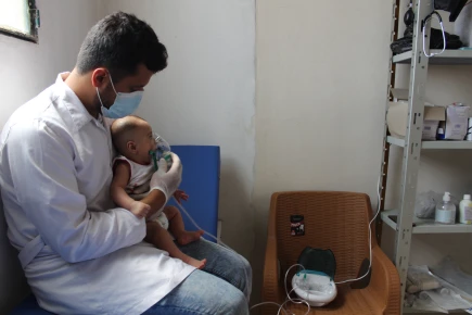 العيادات الطبية المؤقتة تقدم الرعاية الصحية في الأرياف السورية