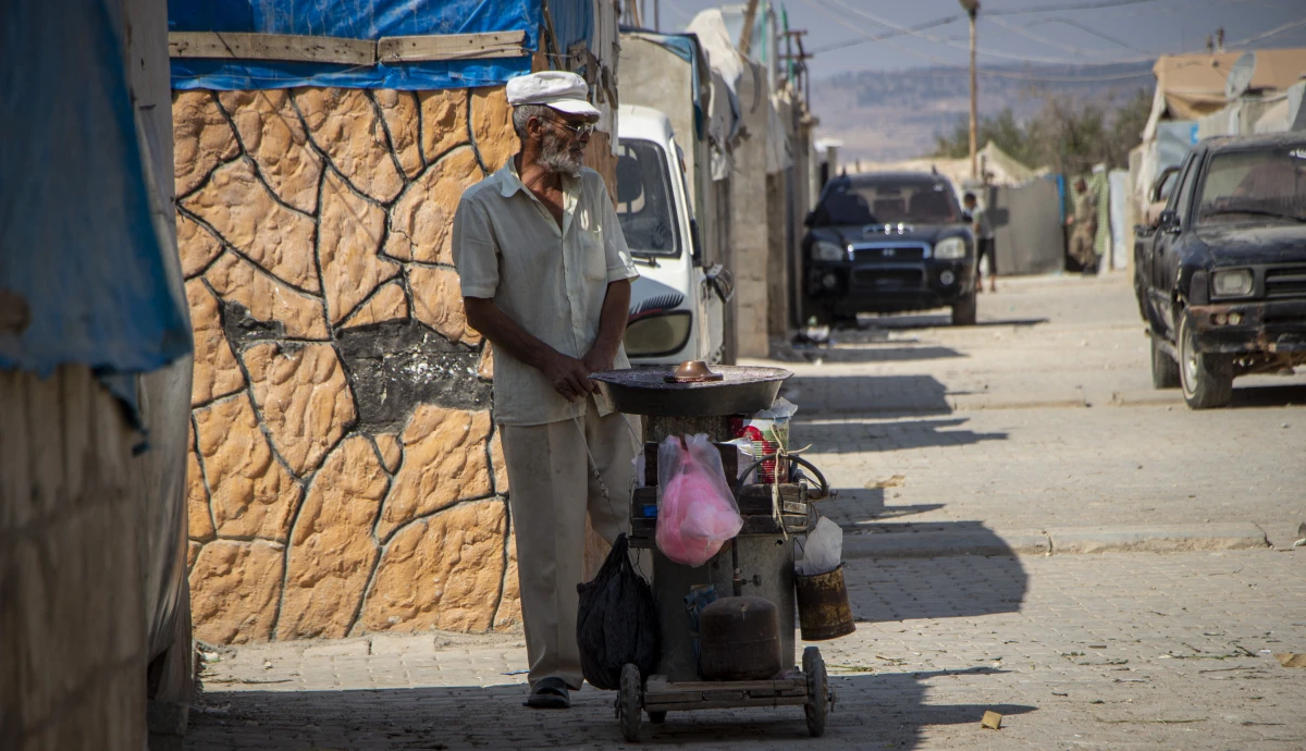Food Support for Torn Lives to Persist