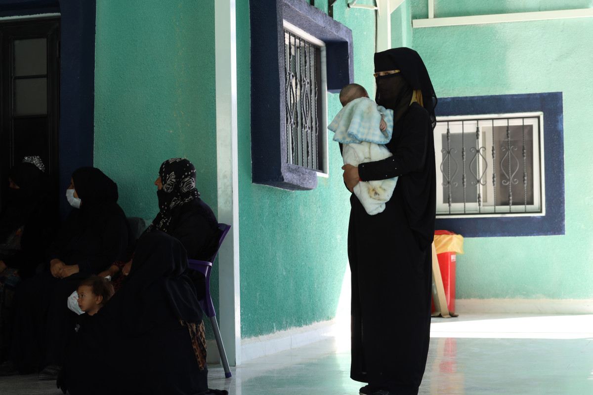 لم يعد هنالك حاجة للتنقل عبر سيارات مختلفة: منظمة الناس في حاجة تعيد الرعاية الطبية من جديد لمسافة مشي على الأقدام لآلاف السوريين